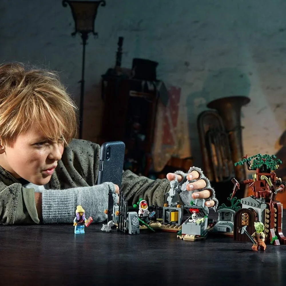LEGO Hidden Side Graveyard Mystery 70420 Building Kit SET NEW App Toy AR Interac